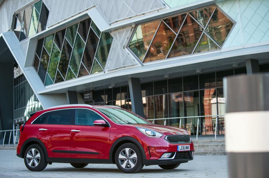  Kia Niro 2016 года  (UK) (фото 20 из 31)